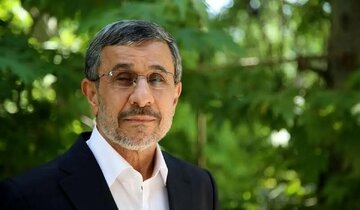 استقبال سرکنسول ایران در استانبول از احمدی نژاد/ علت حضور رئیس اسبق دولت در ترکیه چیست؟+تصویر