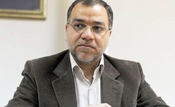 توئیت عضو دفتر رهبر انقلاب با عکسی از قالیباف/ اعطای نشان سمت درست تاریخ به مقامات ونزوئلایی