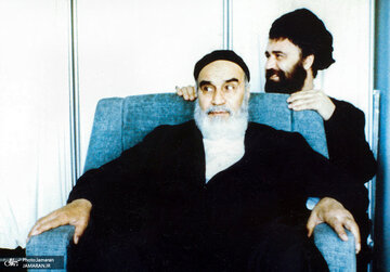 خاطره تلخ سیداحمد خمینی از لحظات آخر زندگی امام(ره)/ دکتر فاضل گفت آقا تا یکی‌‎ ‎‌دو ساعت دیگر، بیشتر نمی توانند حرف بزنند