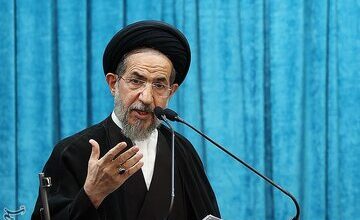 خطیب نماز عید قربان تهران: امام امکان تحول عظیم در ایران را فراهم آورد/ مبانی اندیشه سیاسی امام بر  شالوده نظریه توحیدی حضرت ابراهیم استوار است
