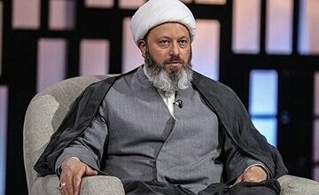 راستی آزمایی حضور غلامرضا قاسمیان در تجمعات اعتراضی مقابل سفارت انگلیس و عربستان در تهران/ در تجمع مقابل سفارت سوئد هم بوده است