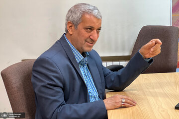 رمزگشایی از حملات تندروها به مقامات بلندپایه نظام/ رجایی: تندروها یک جریان رو به مرگ نیستند/ اتاق های فکر متعدد دارند، باید کنترل شوند