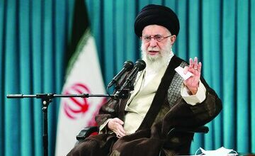 رهبر انقلاب: دلم برای امام خیلی تنگ شده بود/ هر وقت چشمم به امام می افتاد، قلبم شاد می شد
