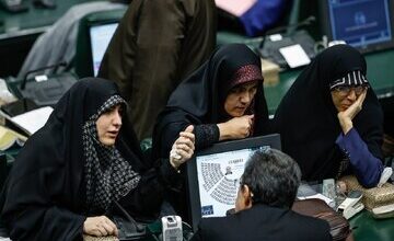 فلاحی: اکثریت آقایان در سلول های خاکستری شان، اعتقادی به توانایی زنان ندارند/ توان رقابت با مهمانی های گرانقیمت هتل‌های لوکس را نداریم