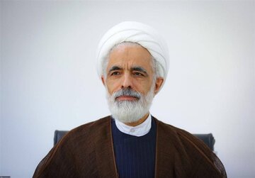 معاون پزشکیان: امام خمینی نزدیک‌ترین فرد به معصومین در عصر ما بود/  ما نه در دوران حیات امام و نه پس از رحلت ایشان، از الگو بودن ایشان استفاده نکردیم