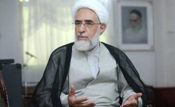 منتجب‌نیا: اگر امام حضور داشت حتما با اجبار مخالفت می‌کرد/ اگر مسئولین می‌خواهند این نظام حفظ شود باید...
