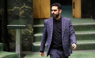 نماینده نزدیک به جلیلی: همتی اگر رسما عذرخواهی نکند از او شکایت خواهیم کرد/ نبودنت نعمت بزرگی برای مردم و اقتصاد ایران است