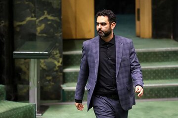 نماینده نزدیک به جلیلی: همتی اگر رسما عذرخواهی نکند از او شکایت خواهیم کرد/ نبودنت نعمت بزرگی برای مردم و اقتصاد ایران است