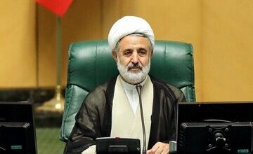 واکنش ذوالنوری به ممنوعیت سفر ایرانیان به آمریکا؛ ملت ما کوله‌پشتی نبسته‌اند به آمریکا بروند!/ دشمن تلاش می‌کند با مذاکره صنعت هسته‌ای را از بین ببرند
